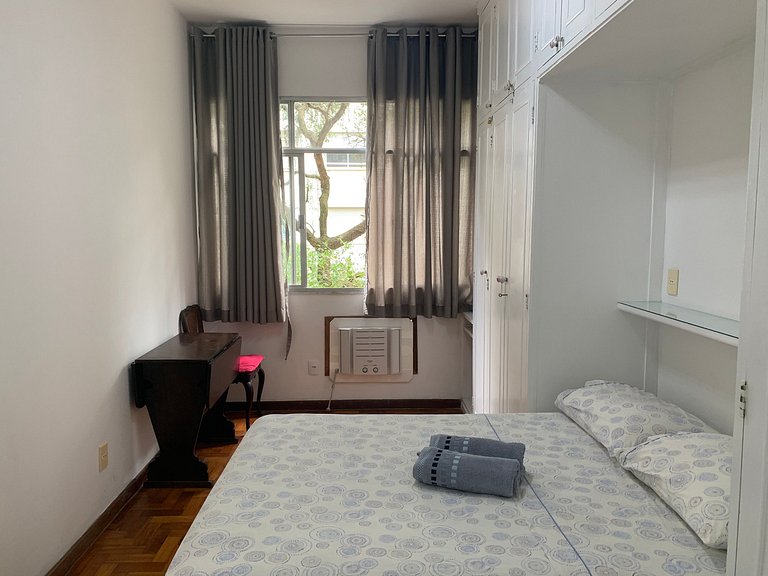 Copanema: 3 quartos c/ garagem em frente ao metrô.