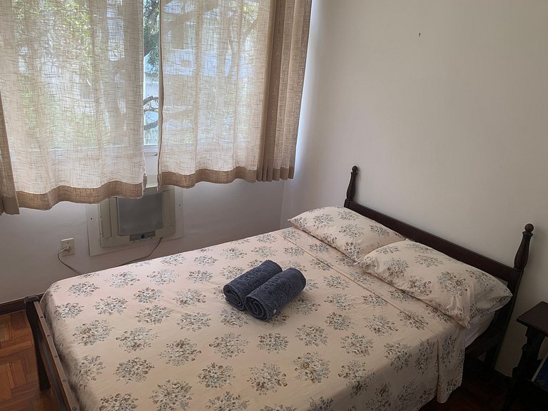 Copanema: 3 quartos c/ garagem em frente ao metrô.