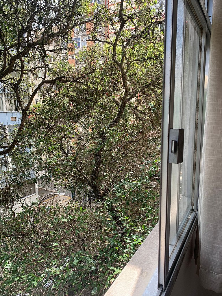 Copanema: 3 quartos c/ garagem em frente ao metrô.