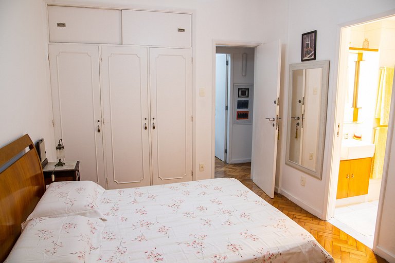 Quintal Ipanema: apto c/ pátio privado no Arpoador