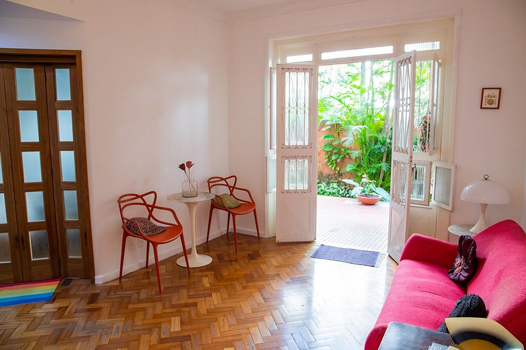 Quintal Ipanema: apto c/ pátio privado no Arpoador