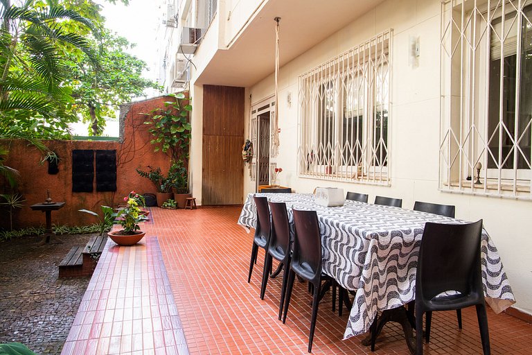 Quintal Ipanema: apto c/ pátio privado no Arpoador