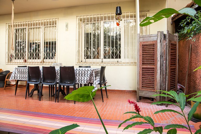 Quintal Ipanema: apto c/ pátio privado no Arpoador