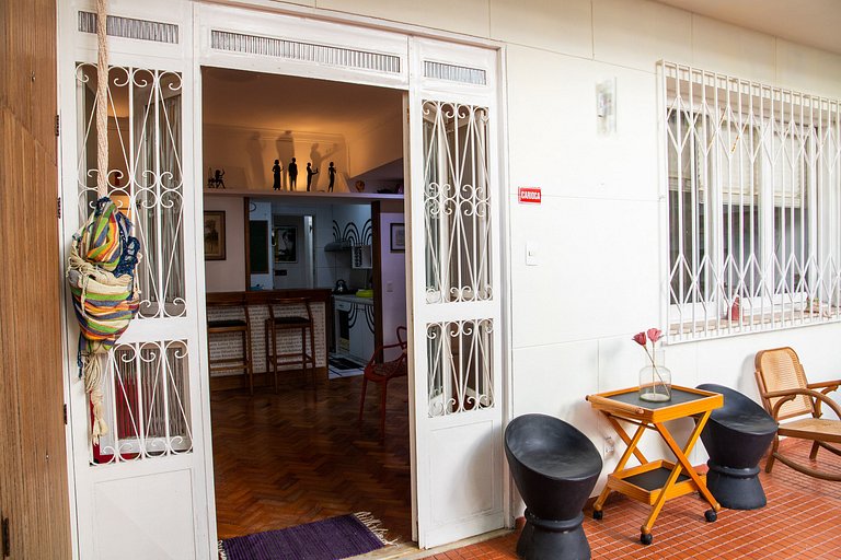 Quintal Ipanema: apto c/ pátio privado no Arpoador