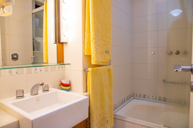 Quintal Ipanema: apto c/ pátio privado no Arpoador