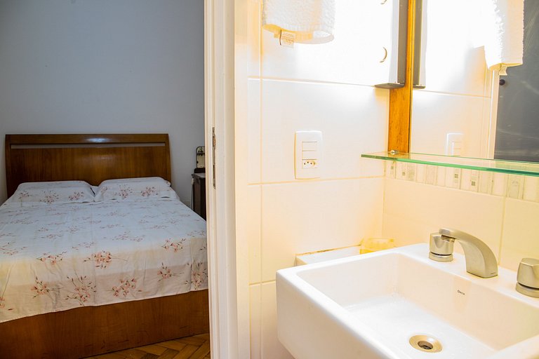 Quintal Ipanema: apto c/ pátio privado no Arpoador