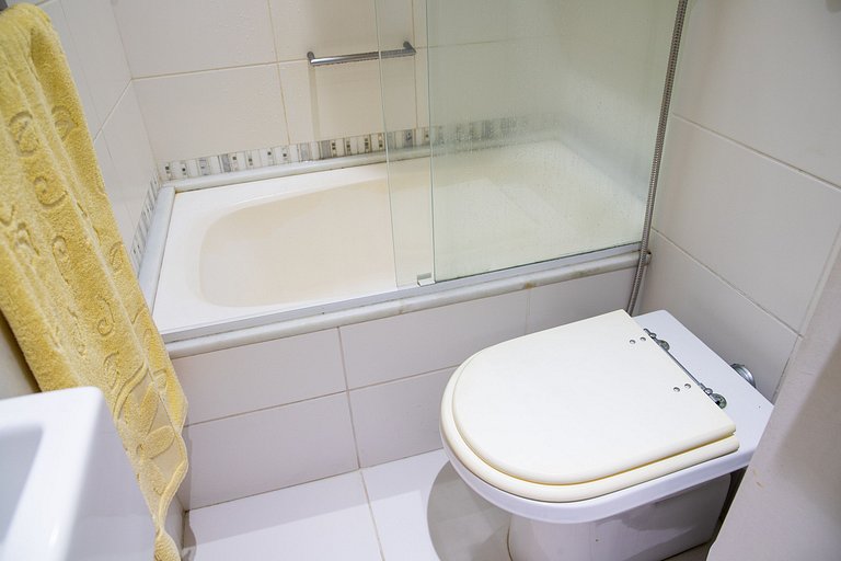 Quintal Ipanema: apto c/ pátio privado no Arpoador