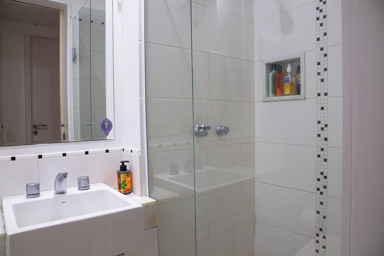 Quintal Ipanema: apto c/ pátio privado no Arpoador