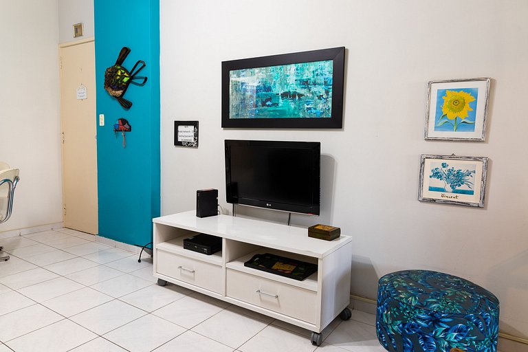 Leblon: praia, metrô na porta e vaga na garagem!