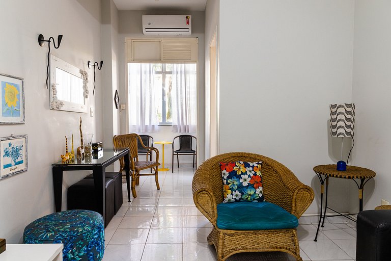 Leblon: praia, metrô na porta e vaga na garagem!