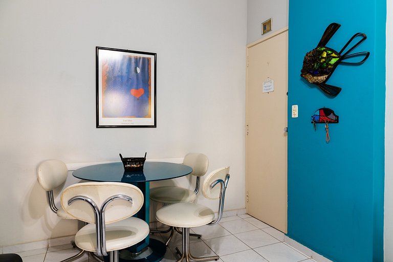 Leblon: praia, metrô na porta e vaga na garagem!