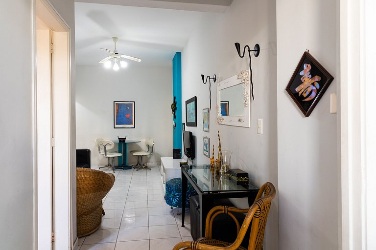 Leblon: praia, metrô na porta e vaga na garagem!