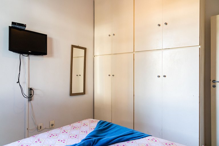 Leblon: praia, metrô na porta e vaga na garagem!