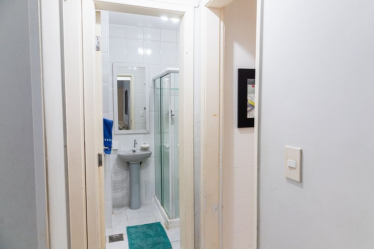 Leblon: praia, metrô na porta e vaga na garagem!