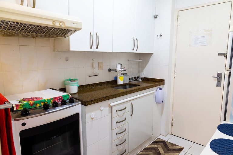 Leblon: praia, metrô na porta e vaga na garagem!