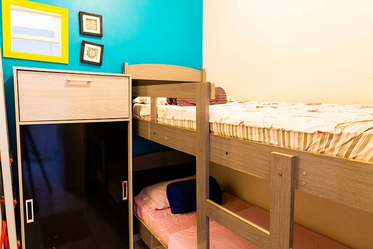 Leblon: praia, metrô na porta e vaga na garagem!