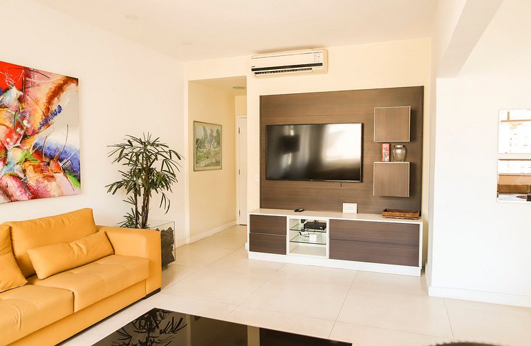 Santa Clara Clareô: espaçoso 3 qts em Copacabana