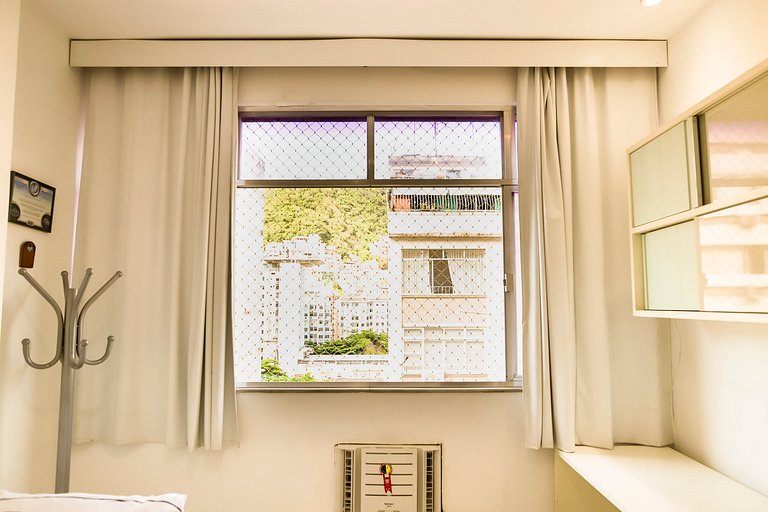 Santa Clara Clareô: espaçoso 3 qts em Copacabana