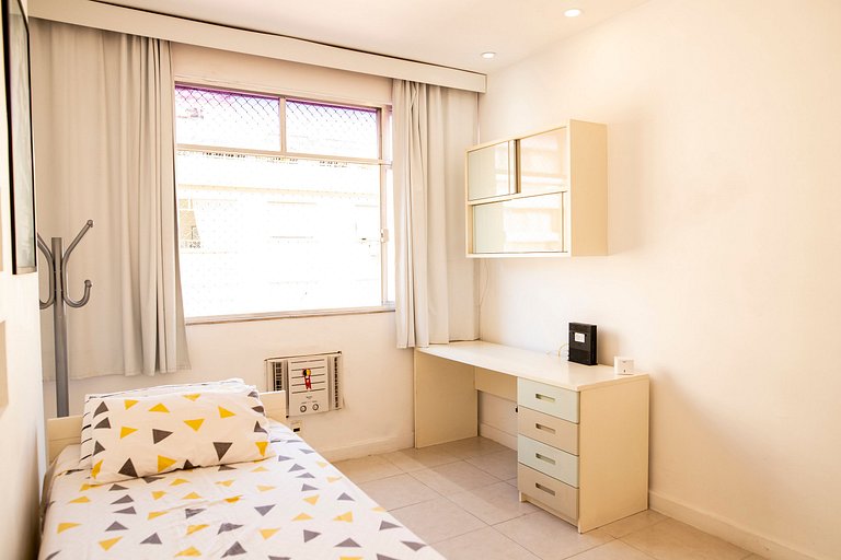 Santa Clara Clareô: espaçoso 3 qts em Copacabana