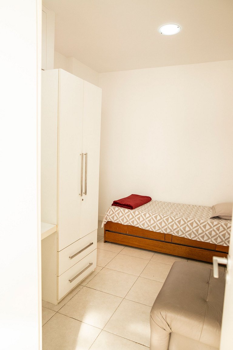 Santa Clara Clareô: espaçoso 3 qts em Copacabana