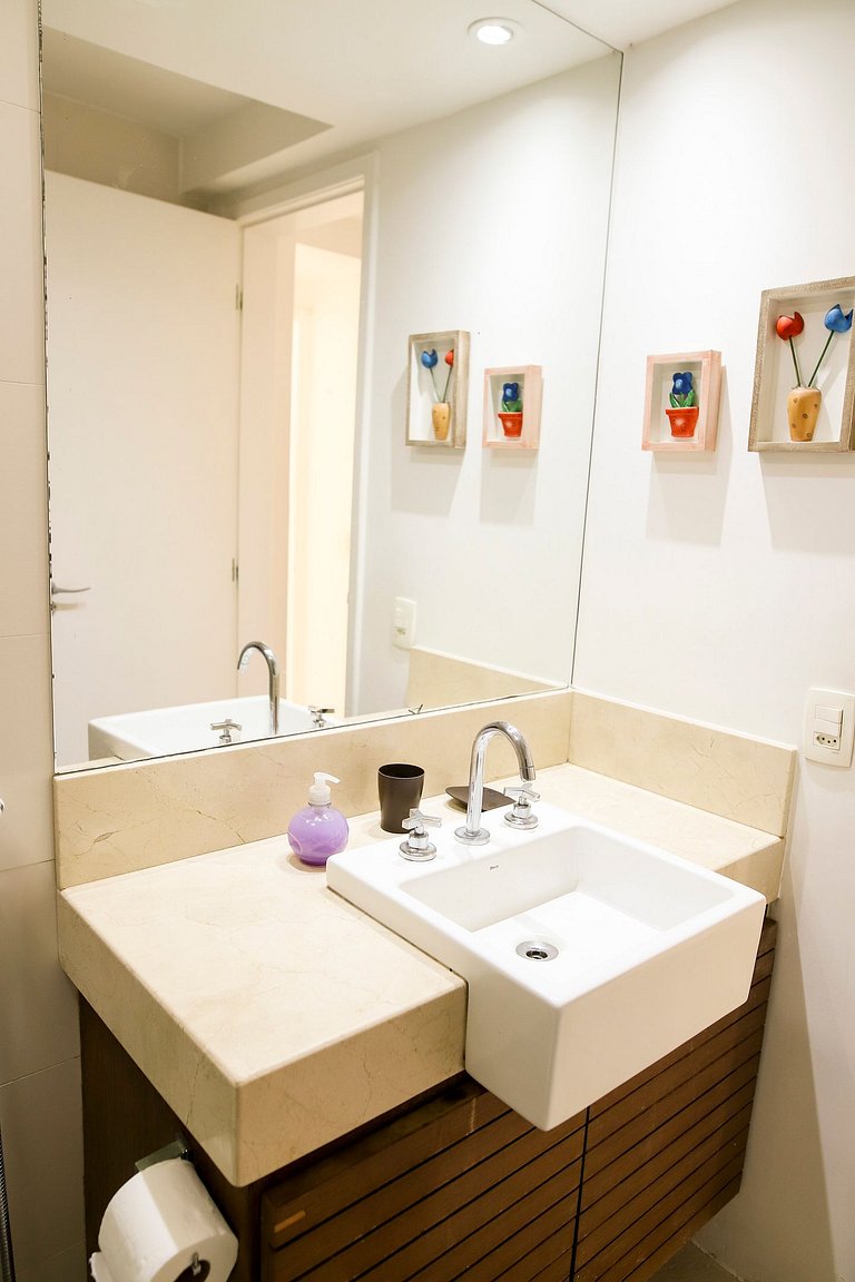 Santa Clara Clareô: espaçoso 3 qts em Copacabana