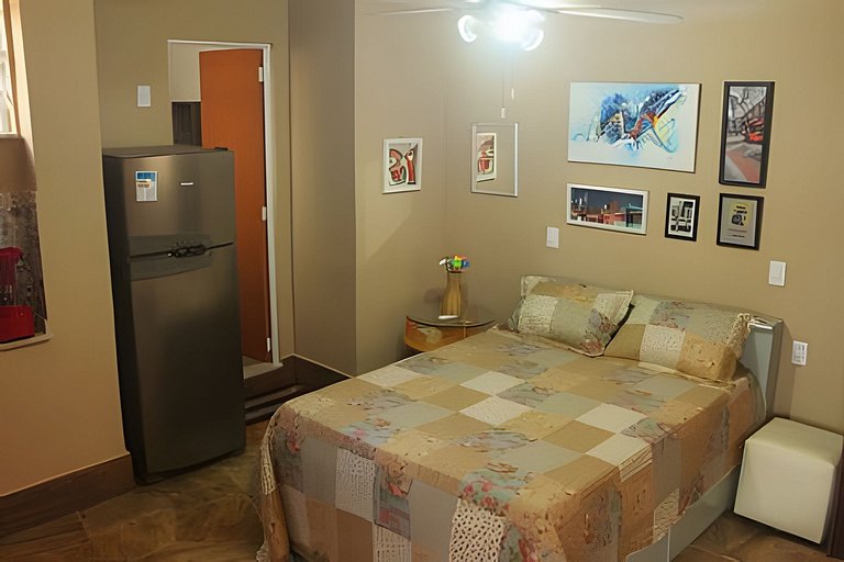 All Inn One: estúdio com varanda e metrô na porta!