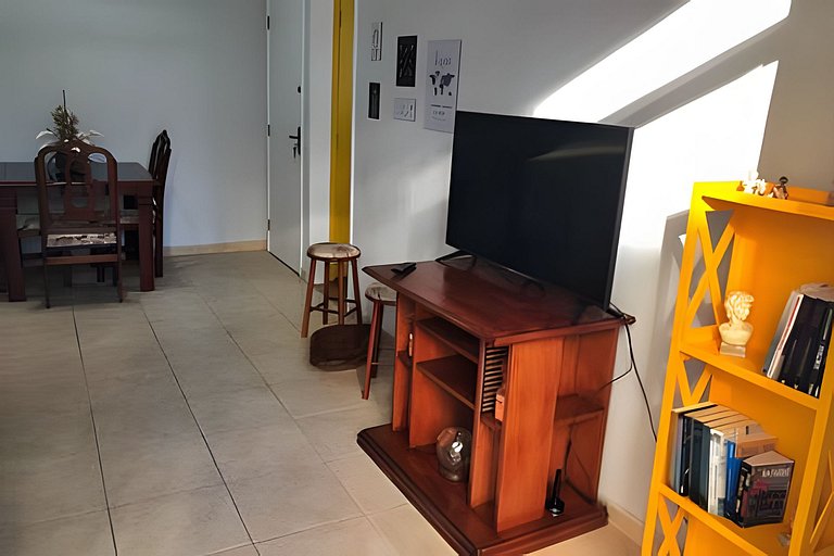 Vila Tijuca: 2 qts (1 suíte) c/ vaga na garagem