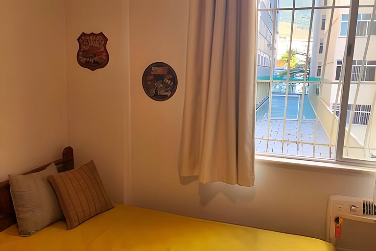 Vila Tijuca: 2 qts (1 suíte) c/ vaga na garagem