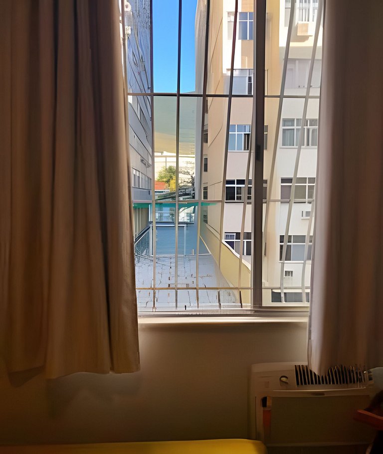 Vila Tijuca: 2 qts (1 suíte) c/ vaga na garagem