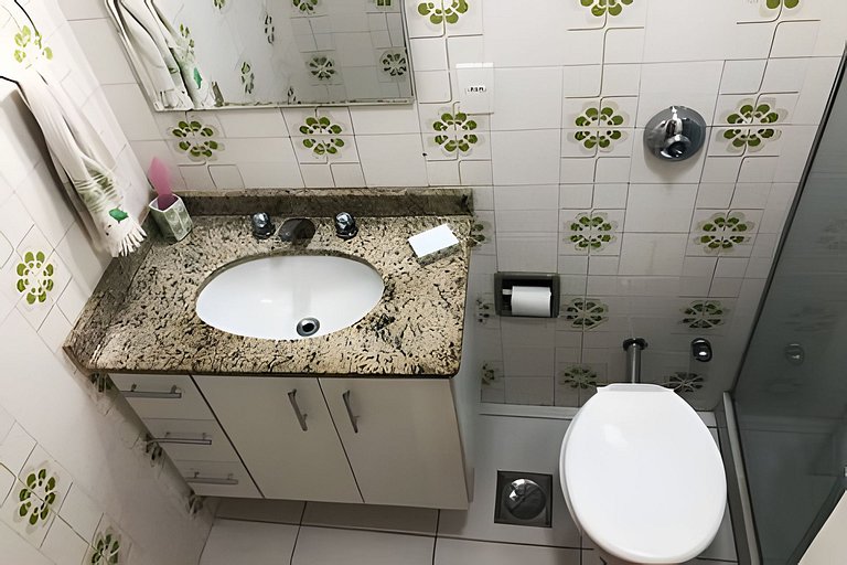 VilaTijuca: 2 quartos (1 suíte) c/ vaga na garagem