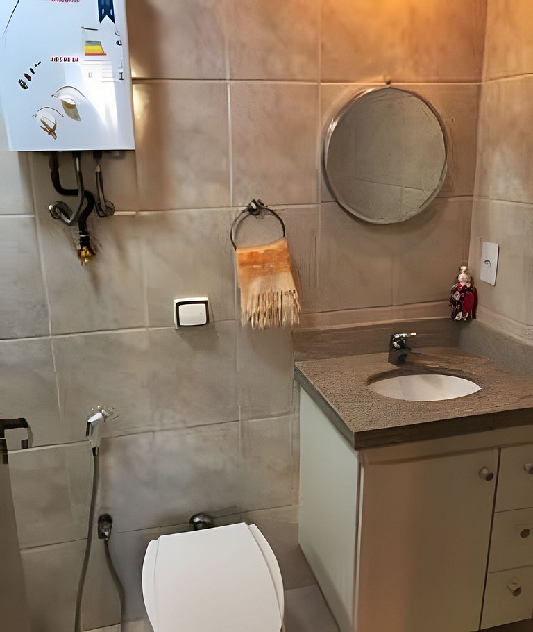 VilaTijuca: 2 quartos (1 suíte) c/ vaga na garagem