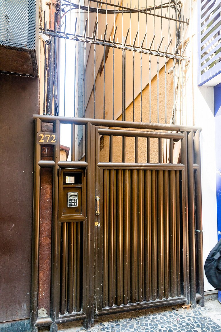 Condomínio de Apartamentos Tipo Vila em Copacabana