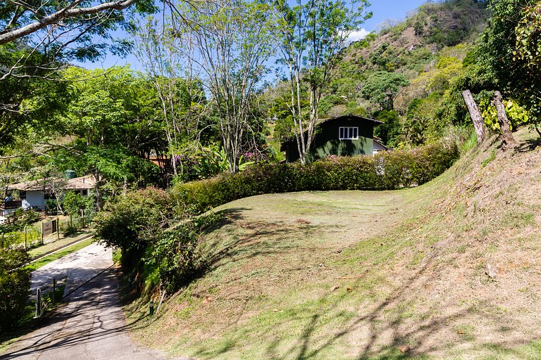 Refúgio Colonial: 4 suítes, piscina e área gourmet