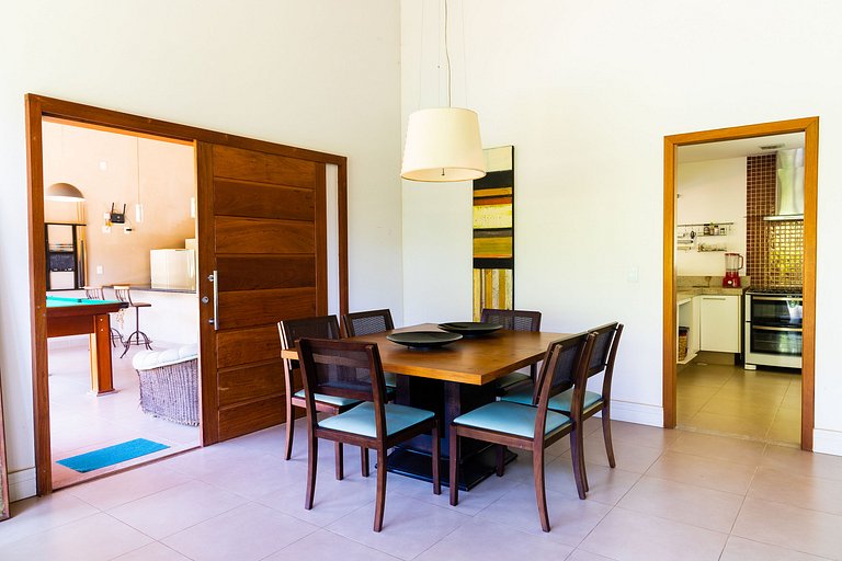 Refúgio Colonial: 4 suítes, piscina e área gourmet