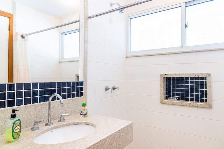 Refúgio Colonial: 4 suítes, piscina e área gourmet