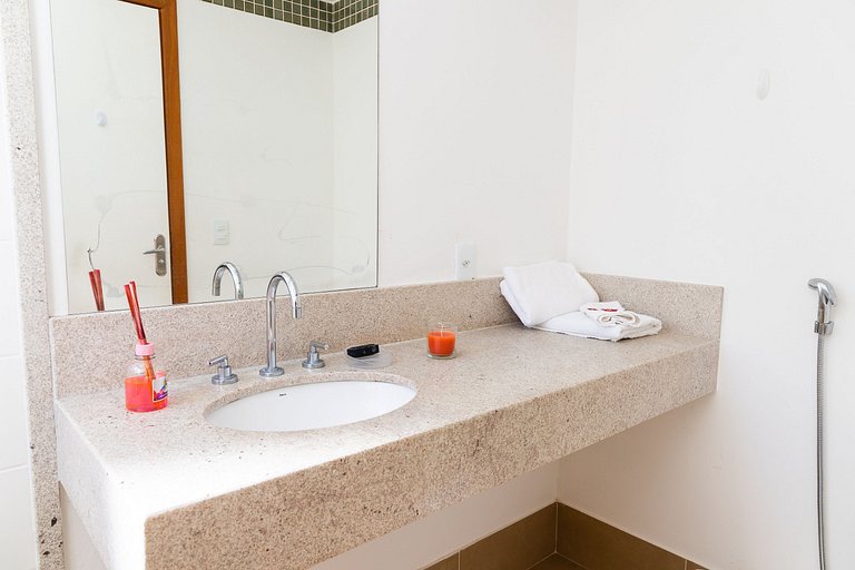 Refúgio Colonial: 4 suítes, piscina e área gourmet