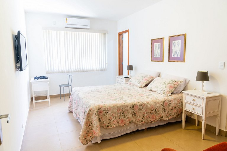 Refúgio Colonial: 4 suítes, piscina e área gourmet