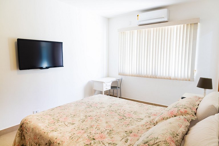 Refúgio Colonial: 4 suítes, piscina e área gourmet