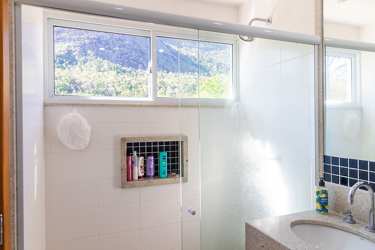 Refúgio Colonial: 4 suítes, piscina e área gourmet