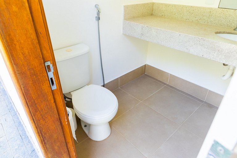 Refúgio Colonial: 4 suítes, piscina e área gourmet