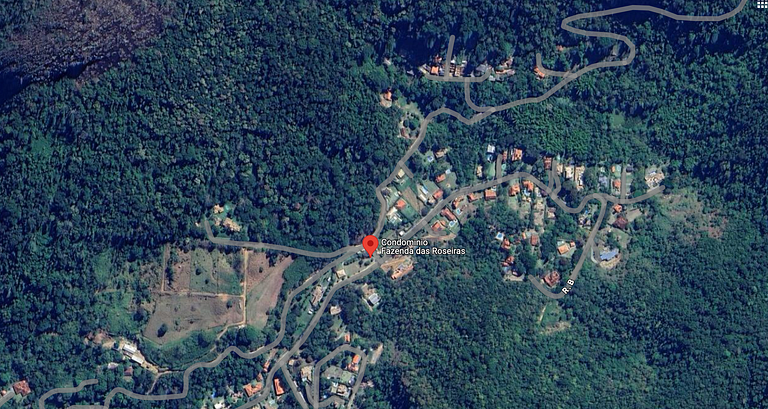 Refúgio Colonial: 4 suítes, piscina e área gourmet