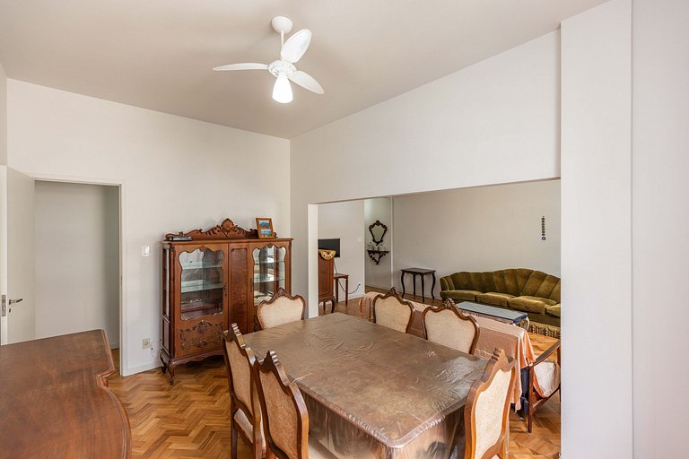 Santa Clara Copacabana Style: localização e espaço