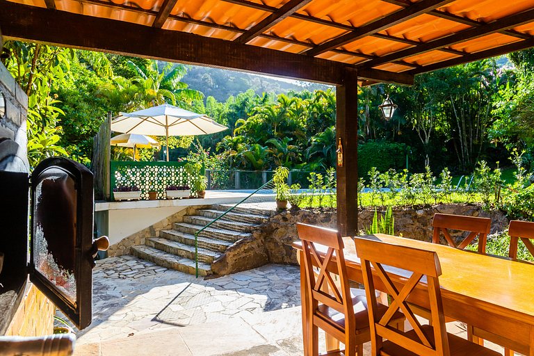 Refúgio em Araras: natureza, conforto e piscina!