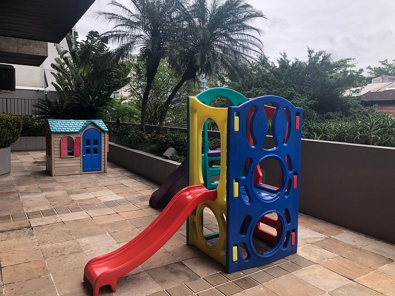 Leblon Breeze: praia, piscina, garagem e metrô!