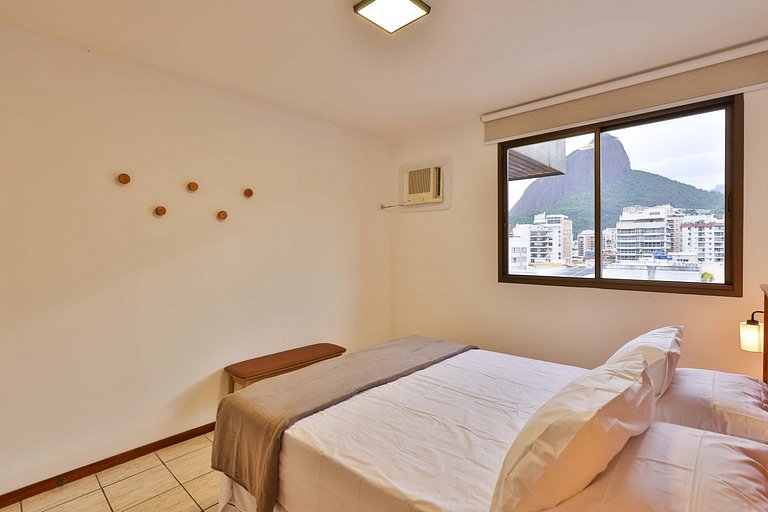 Leblon Breeze: praia, piscina, garagem e metrô!