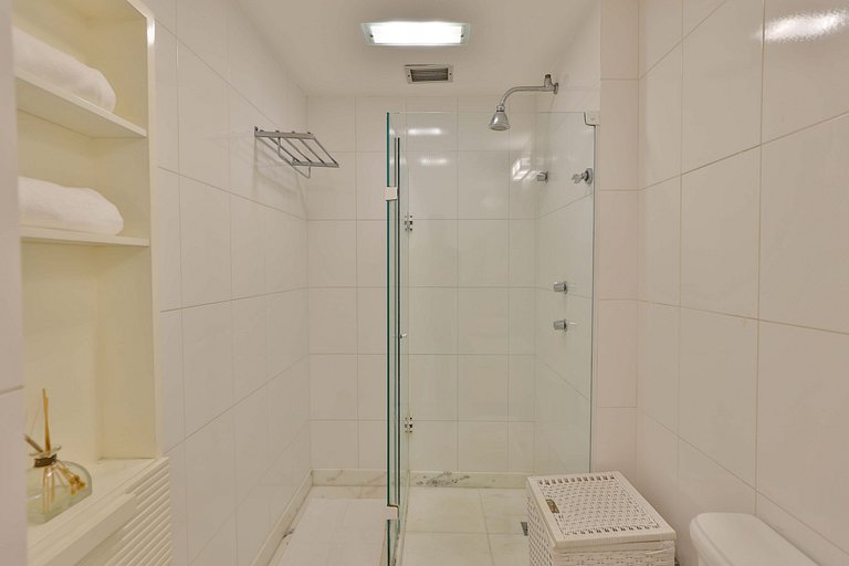 Leblon Breeze: praia, piscina, garagem e metrô!