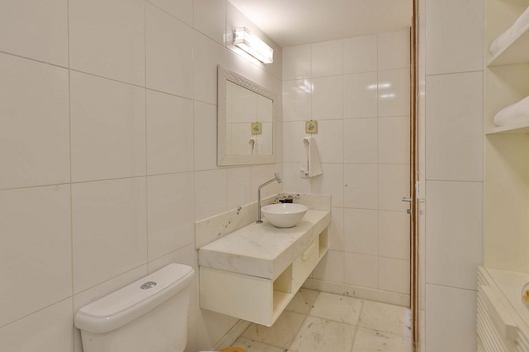 Leblon Breeze: praia, piscina, garagem e metrô!