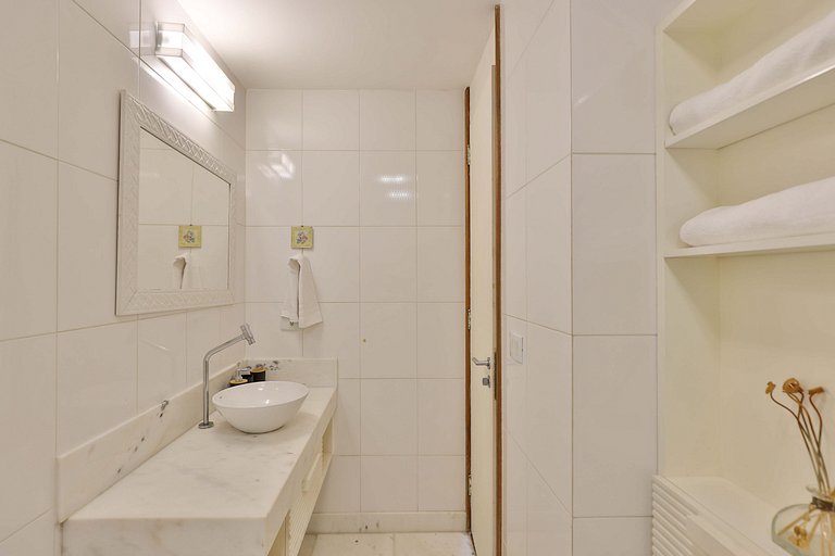 Leblon Breeze: praia, piscina, garagem e metrô!