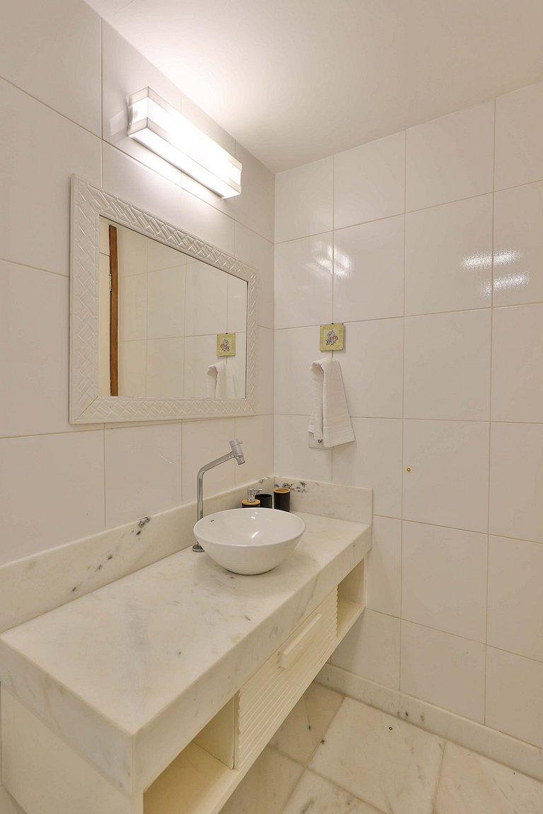 Leblon Breeze: praia, piscina, garagem e metrô!