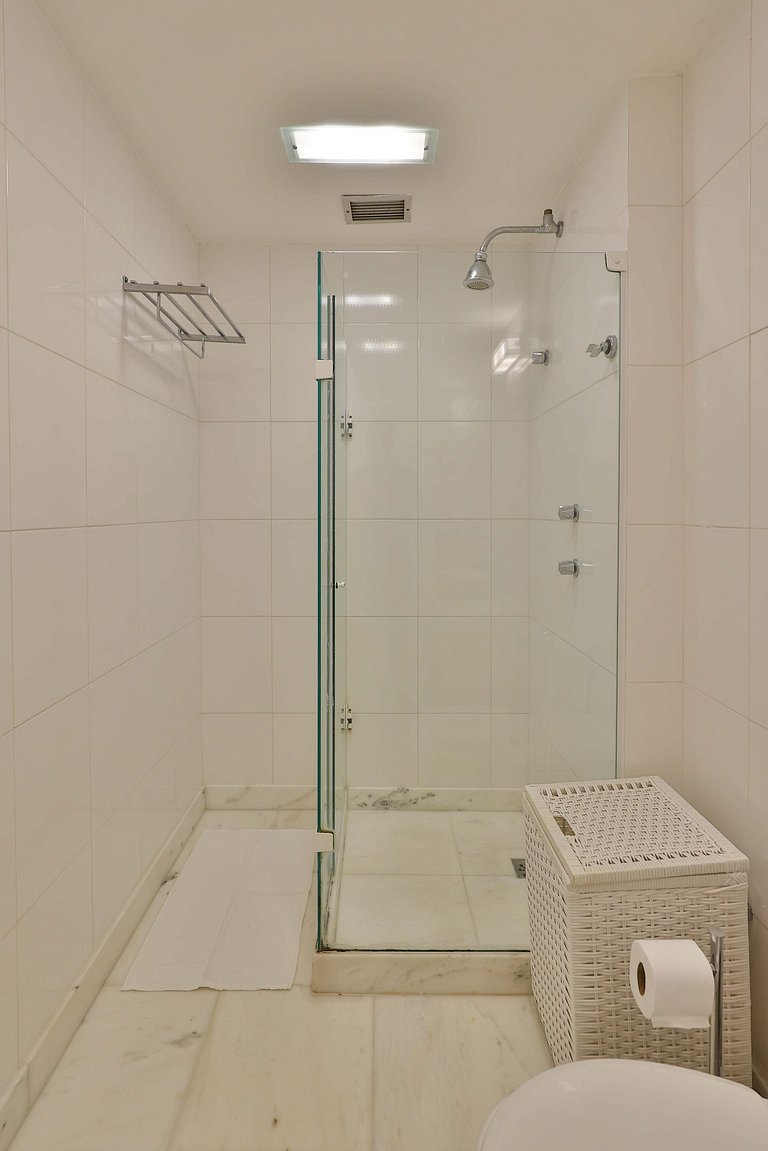 Leblon Breeze: praia, piscina, garagem e metrô!